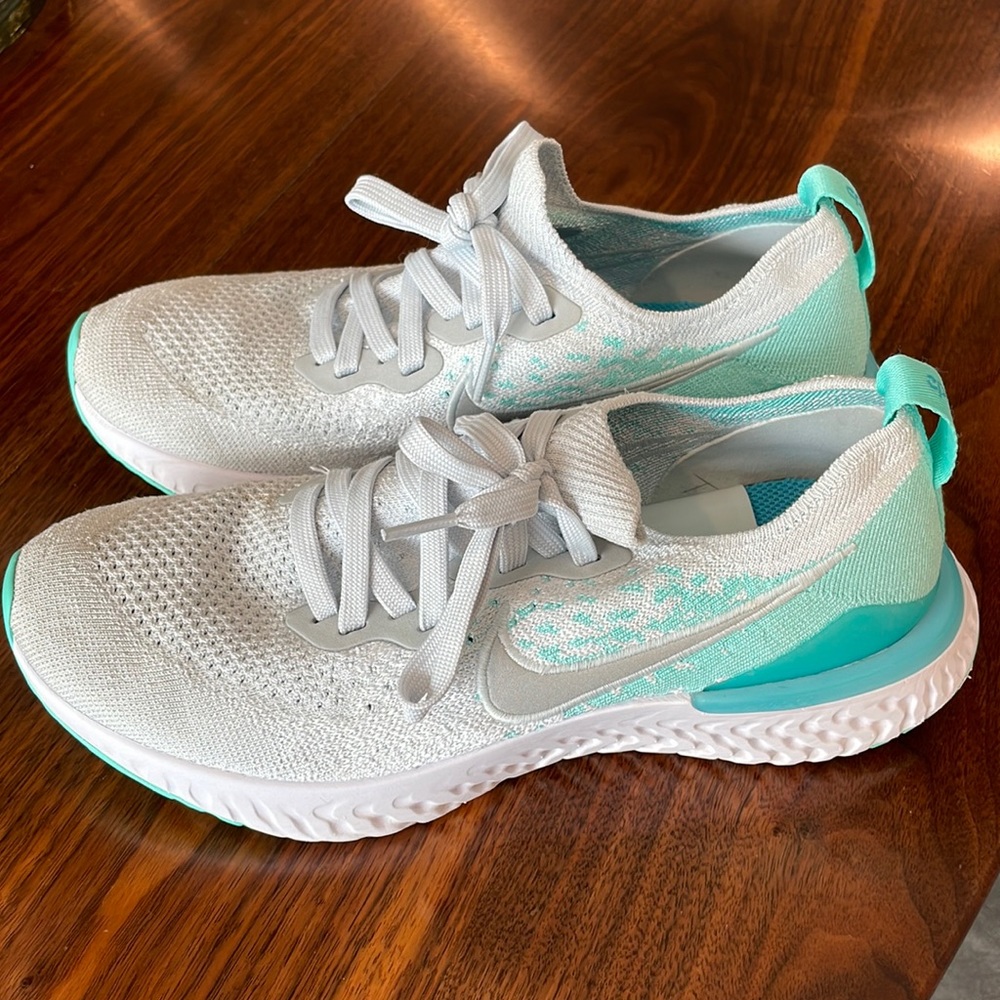 Youth Nike Epic React Size 7Y